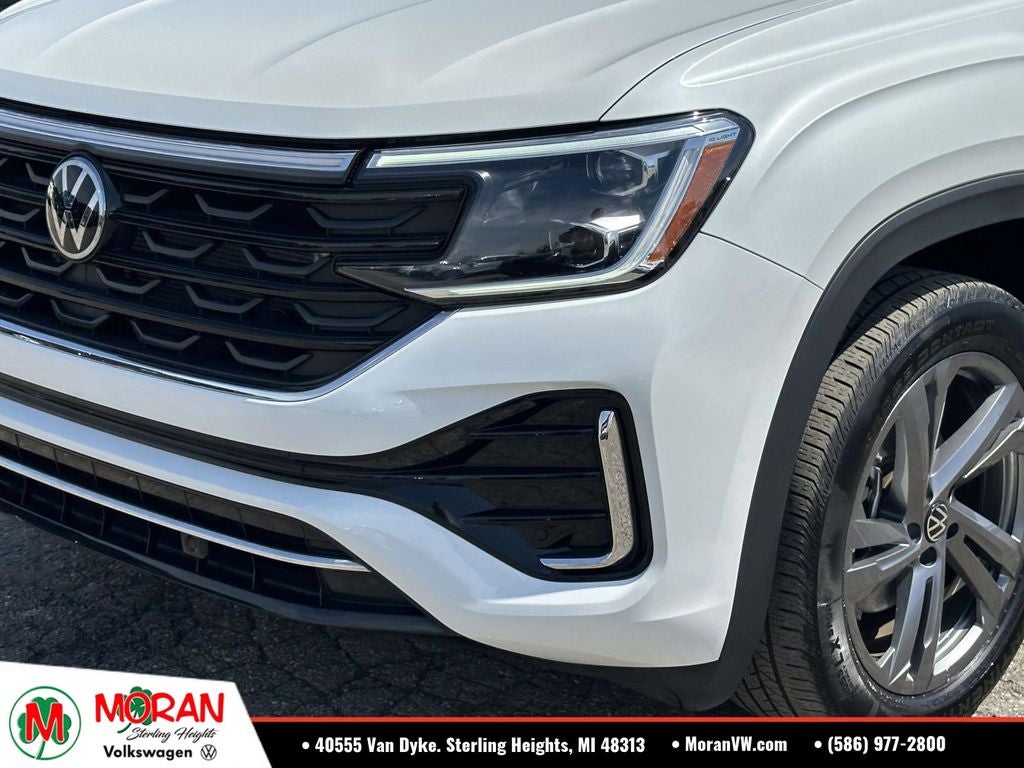 2024 Volkswagen Atlas Cross Sport 2.0T SEL R-Line
