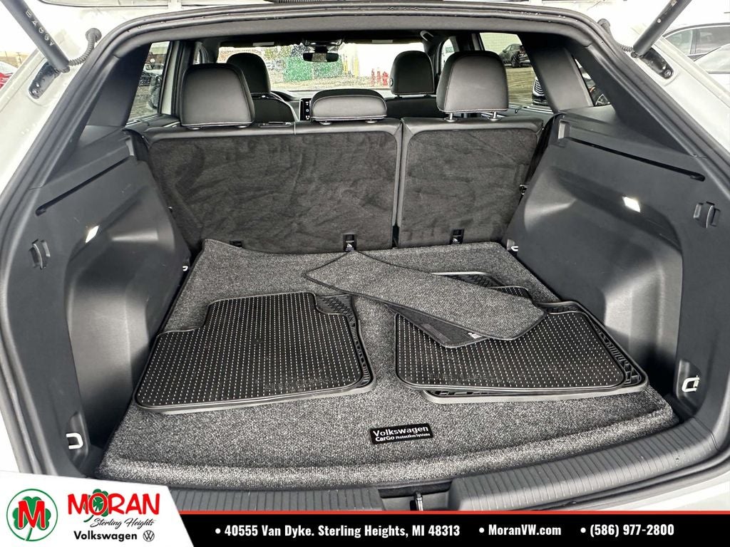 2025 Volkswagen Atlas Cross Sport 2.0T SEL R-Line Black