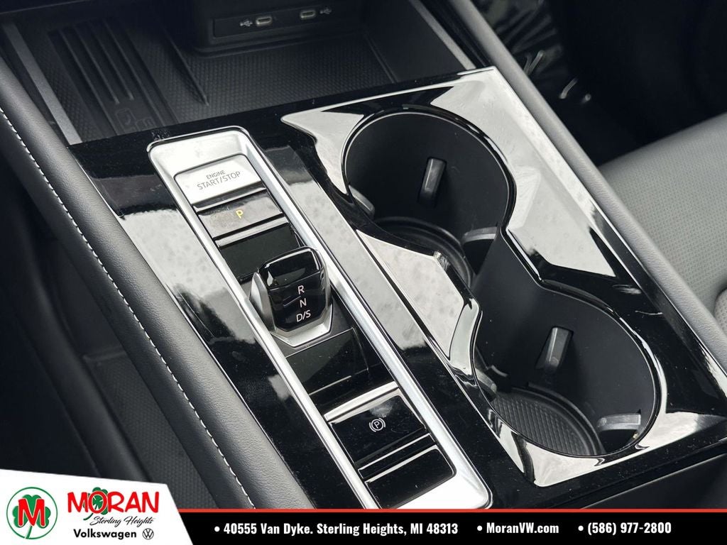 2025 Volkswagen Atlas Cross Sport 2.0T SEL R-Line Black