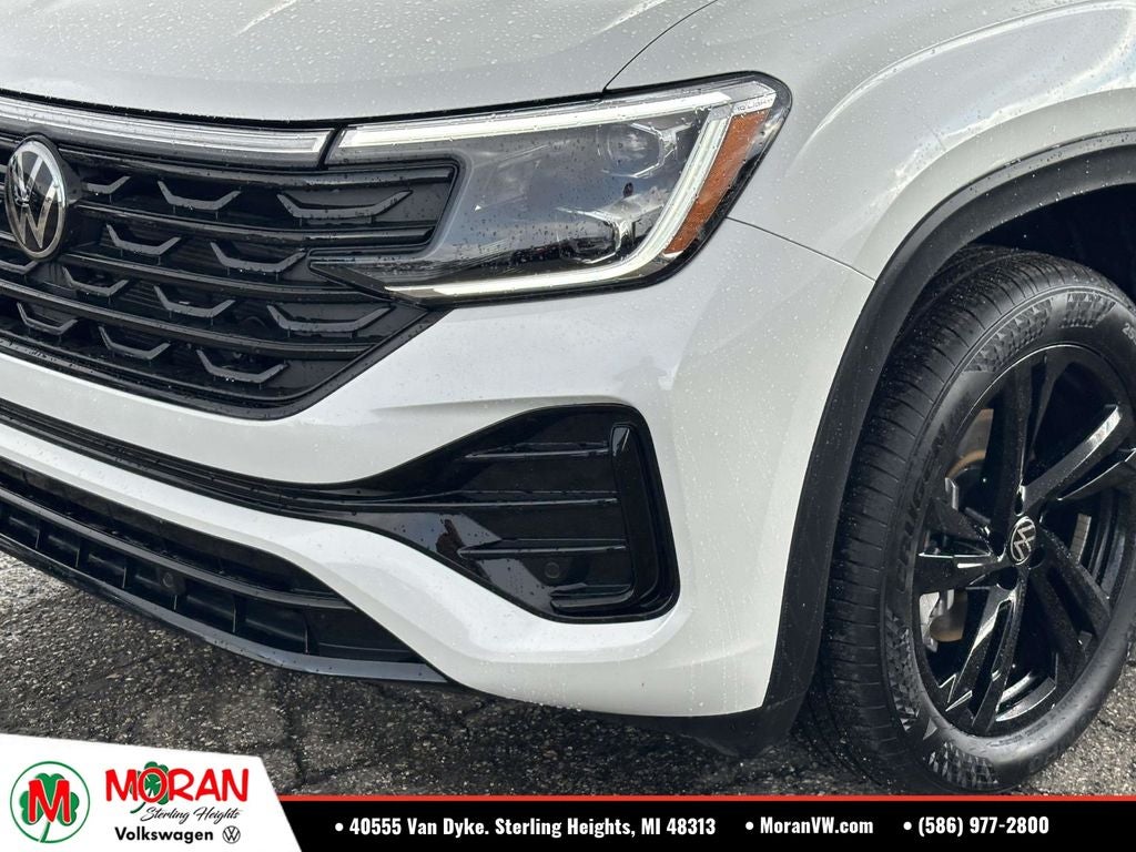 2025 Volkswagen Atlas Cross Sport 2.0T SEL R-Line Black