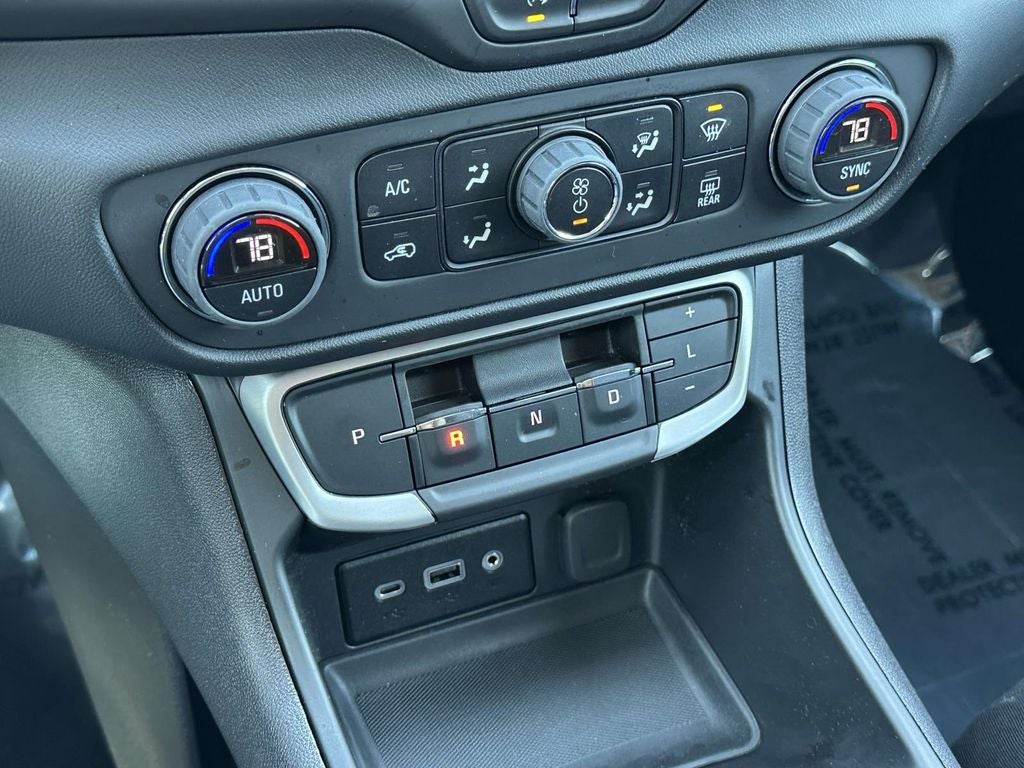 2023 GMC Terrain SLE