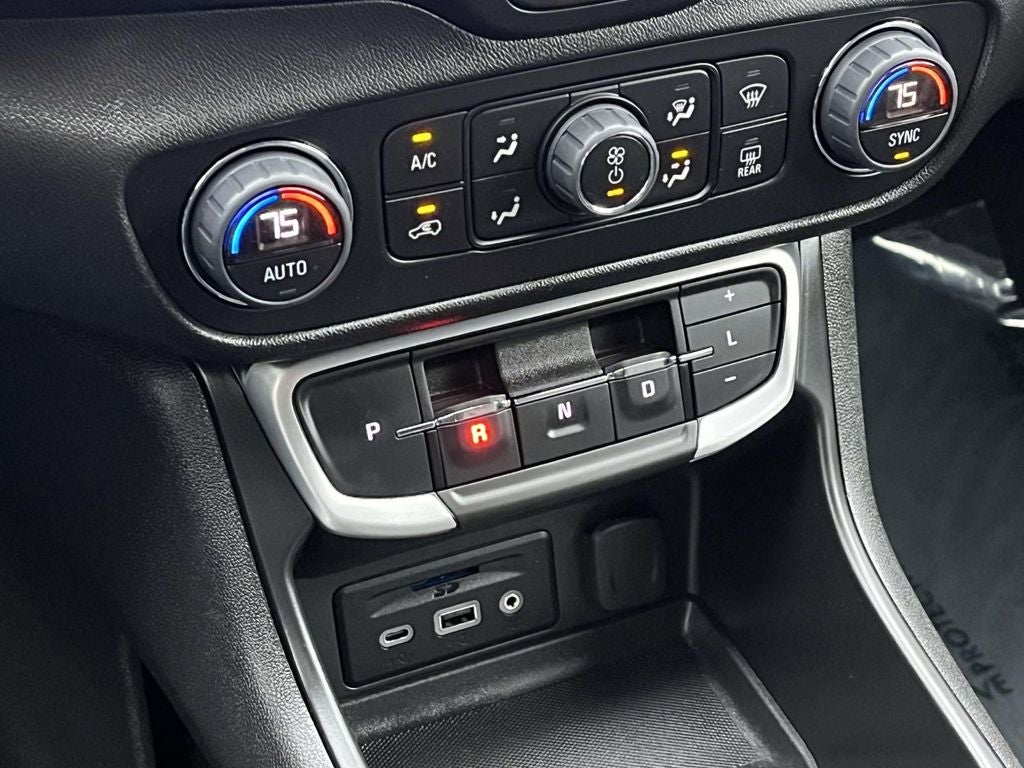 2023 GMC Terrain SLT