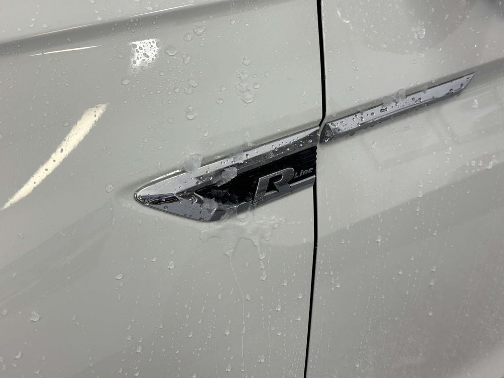 2021 Volkswagen Tiguan 2.0T SE R-Line Black