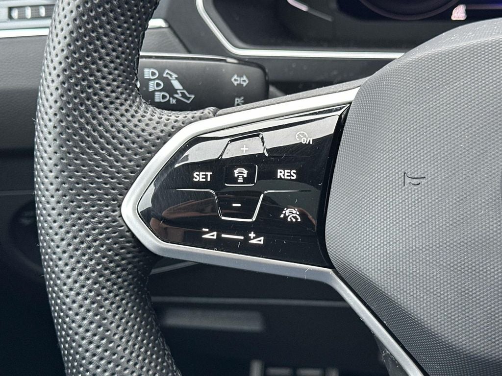 2023 Volkswagen Tiguan 2.0T SEL R-Line