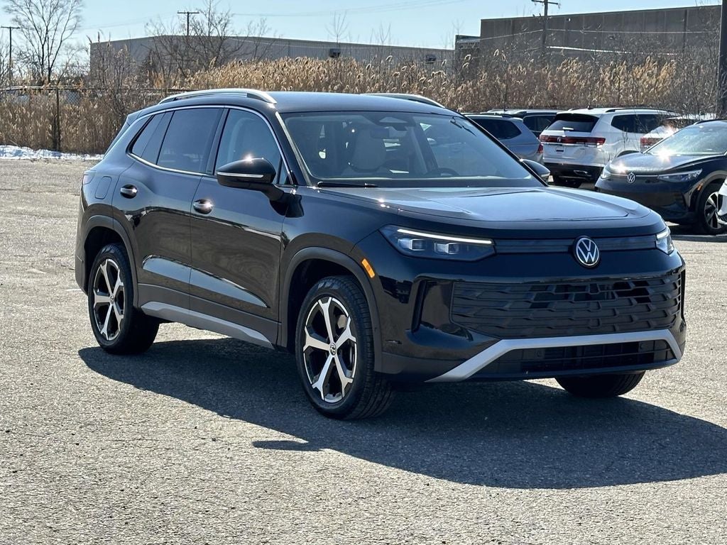 2025 Volkswagen Tiguan 2.0T SE