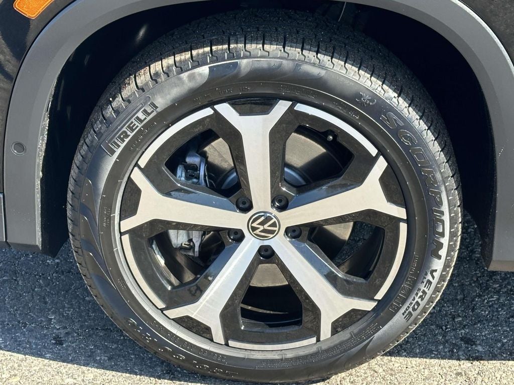 2025 Volkswagen Tiguan 2.0T SE