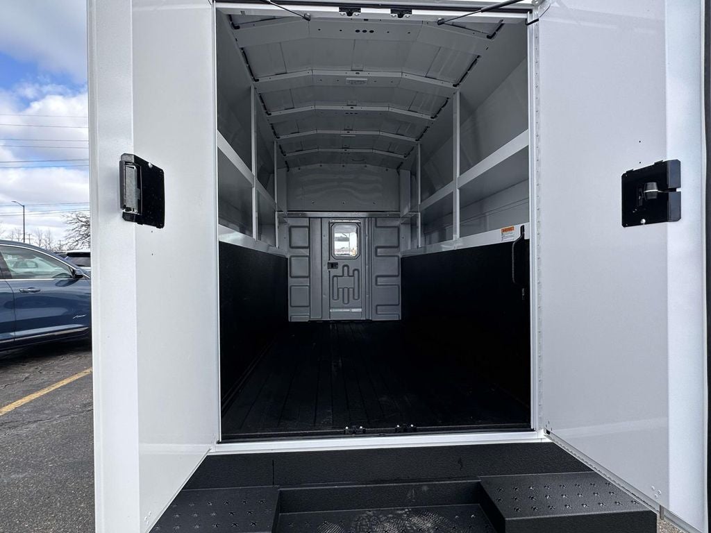 2025 GMC Savana 3500 Work Van