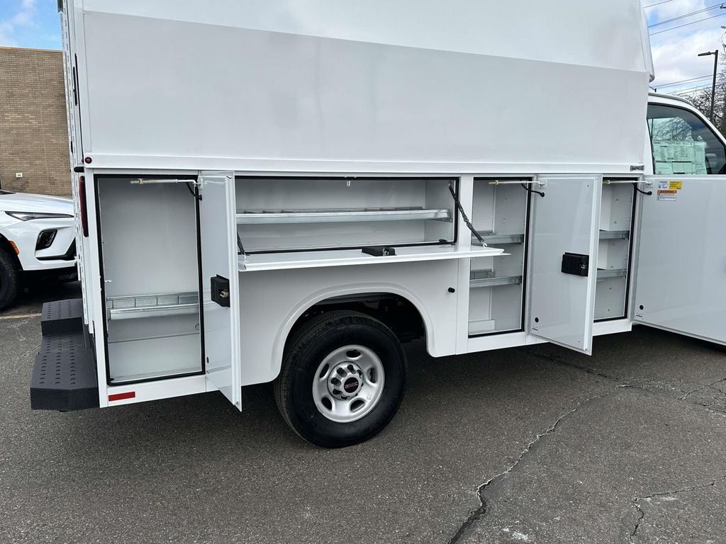 2025 GMC Savana 3500 Work Van
