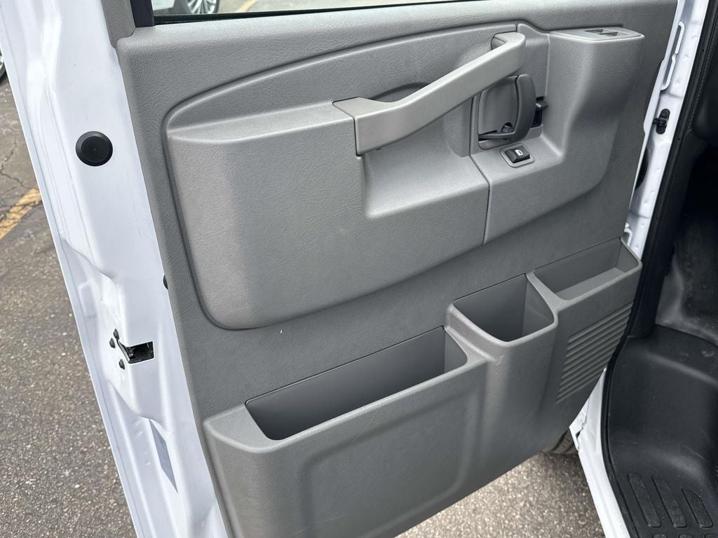 2025 GMC Savana 3500 Work Van