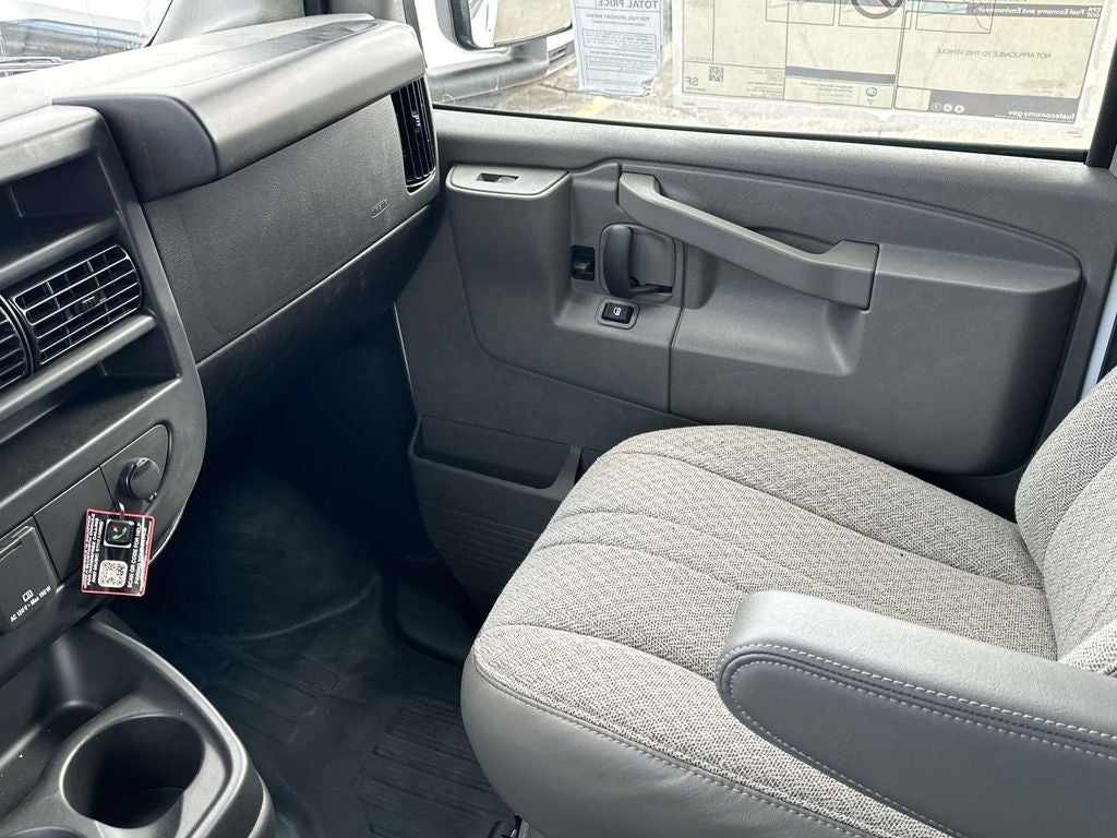 2025 GMC Savana 3500 Work Van