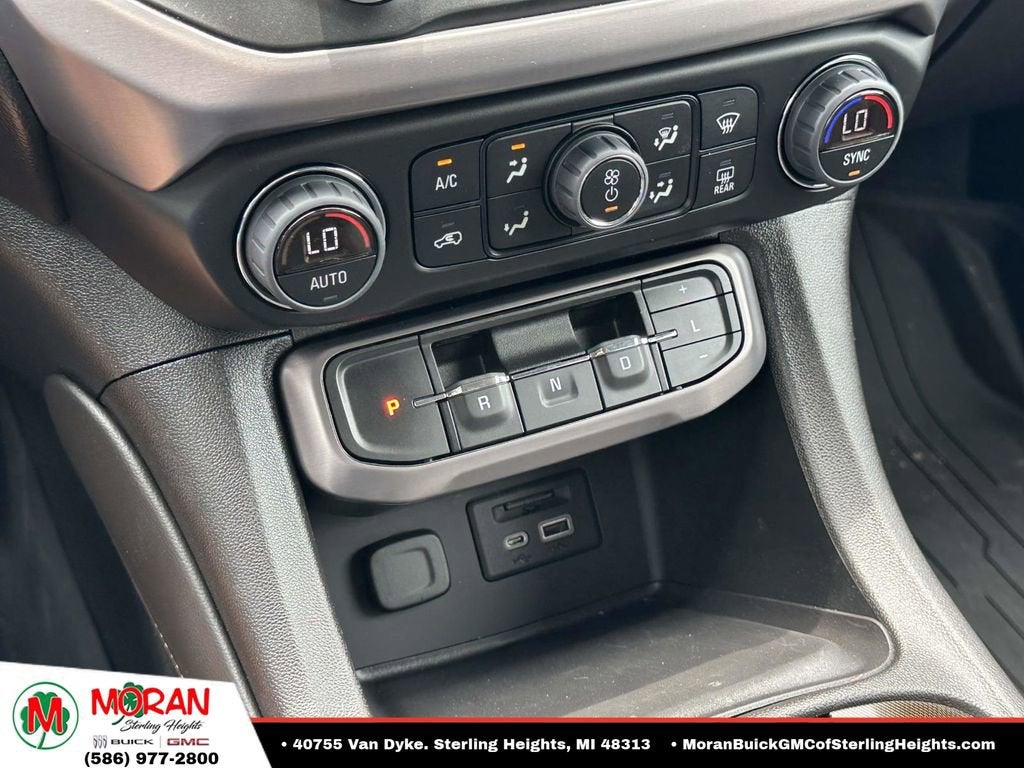 2023 GMC Acadia AT4