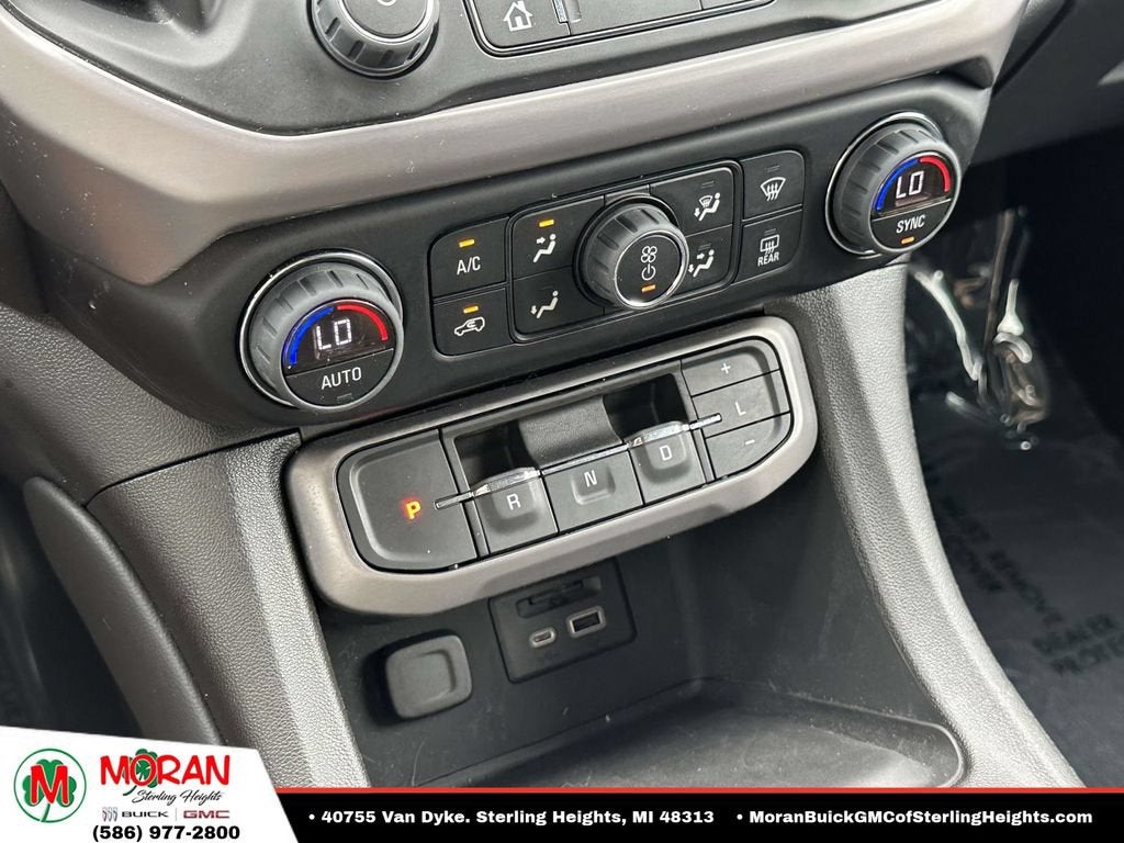 2023 GMC Acadia AT4