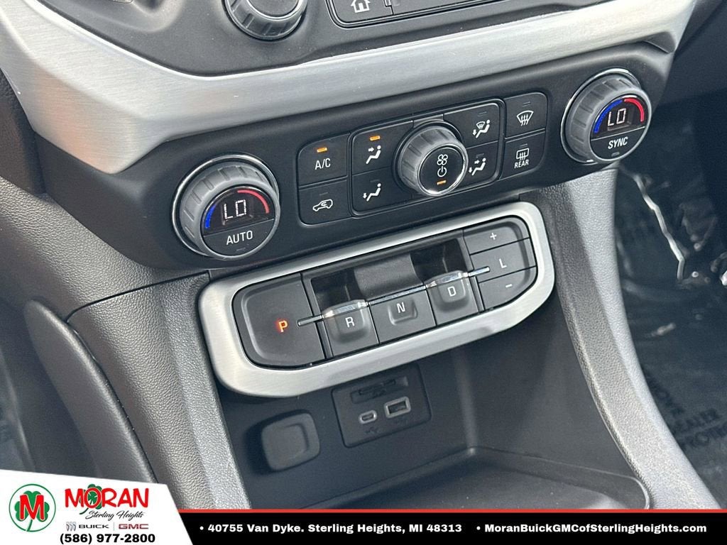 2023 GMC Acadia SLT