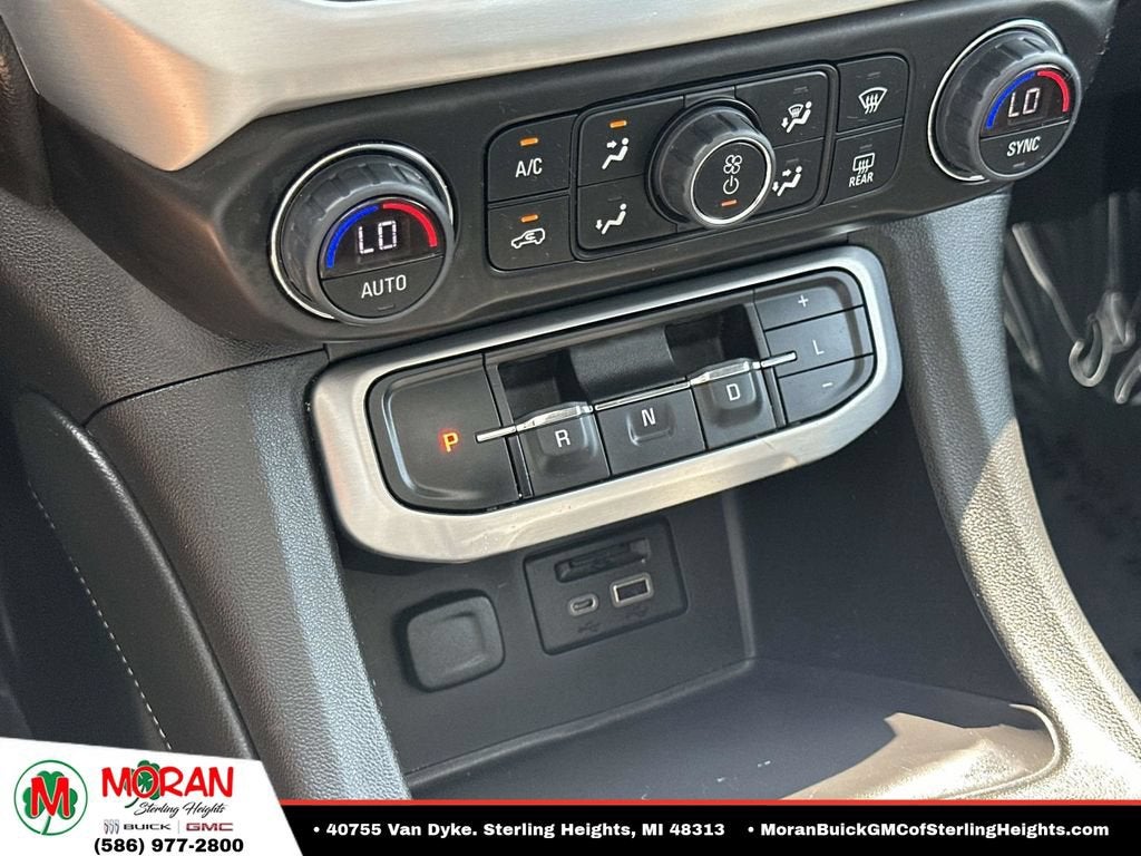 2023 GMC Acadia SLT