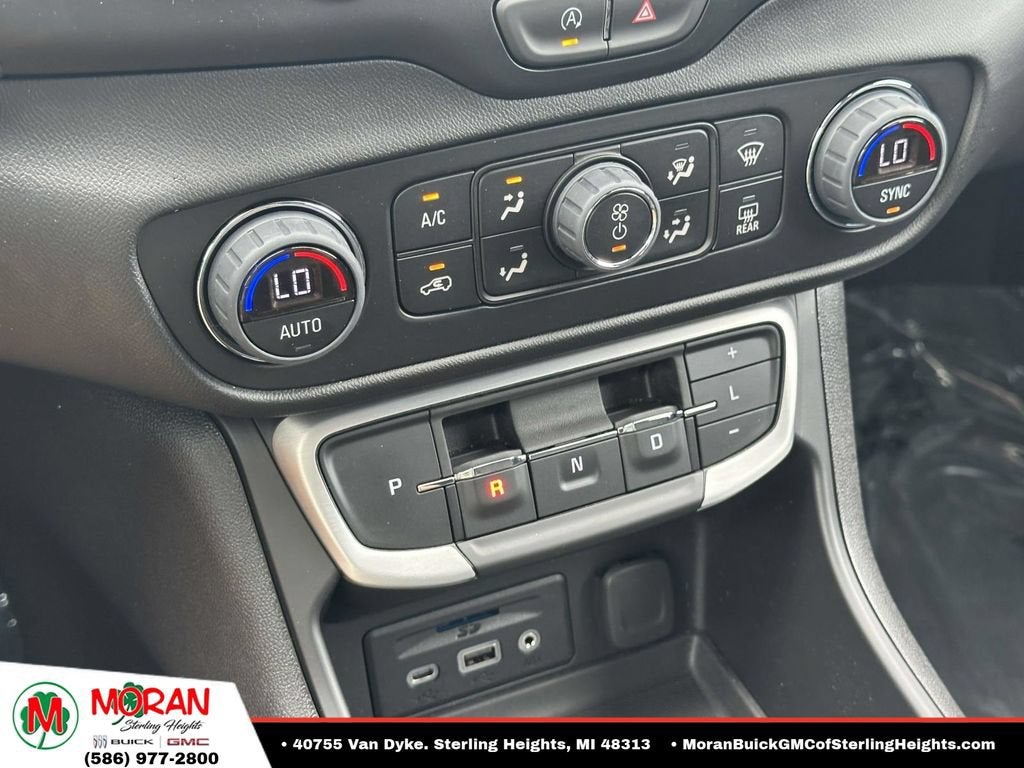 2023 GMC Terrain SLT