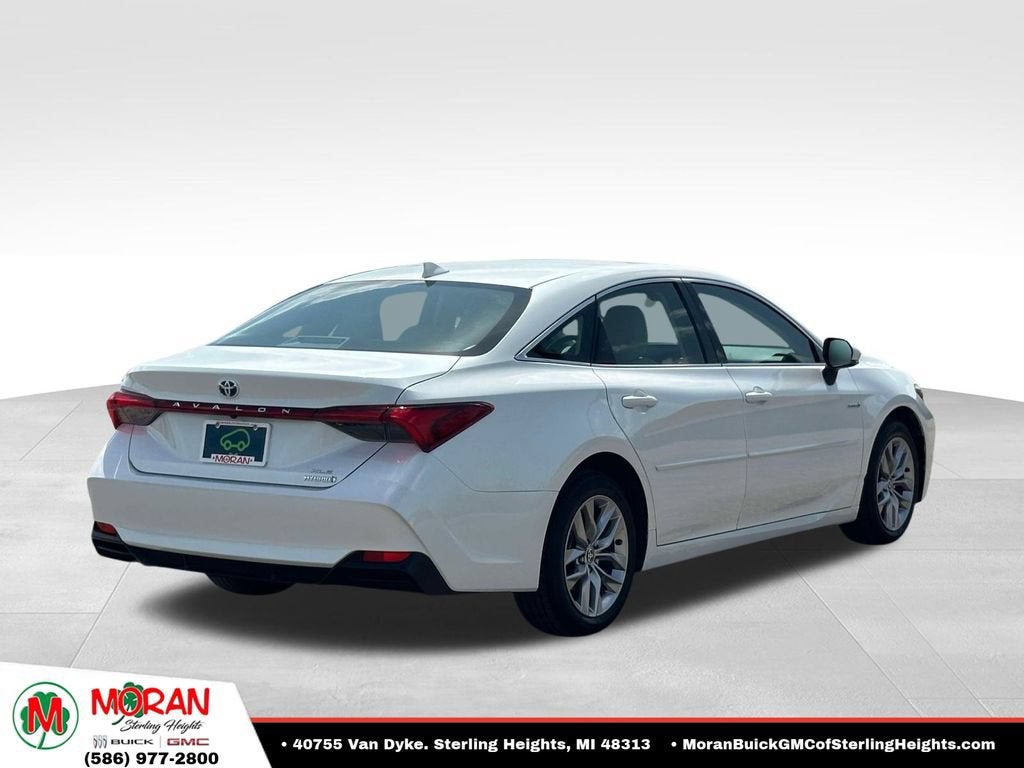 2021 Toyota Avalon Hybrid XLE