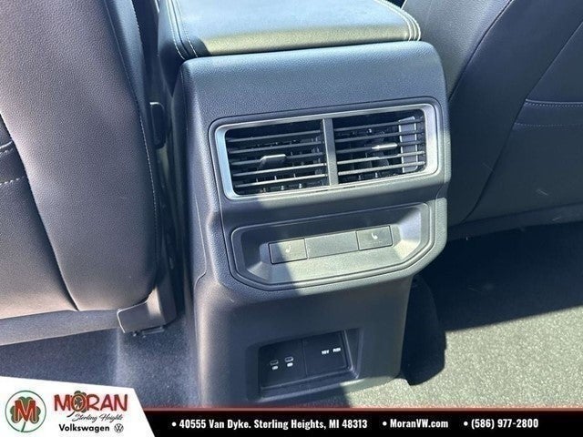 2024 Volkswagen Atlas Cross Sport 2.0T SEL Premium R-Line