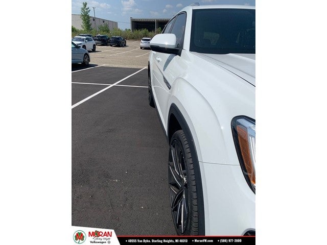 2024 Volkswagen Atlas Cross Sport 2.0T SE w/Technology