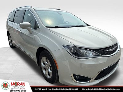 2017 Chrysler Pacifica Touring L Plus
